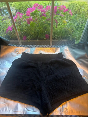 Monrow waffle shorts size small